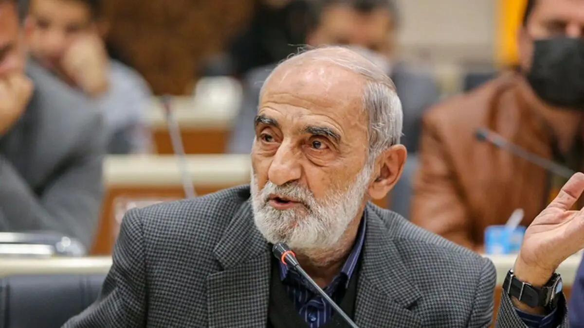 واکنش شریعتمداری به تحریم اروپا علیه سپاه: نظامیان آن‌ها در منطقه حضور داشته و در دسترس ما هستند