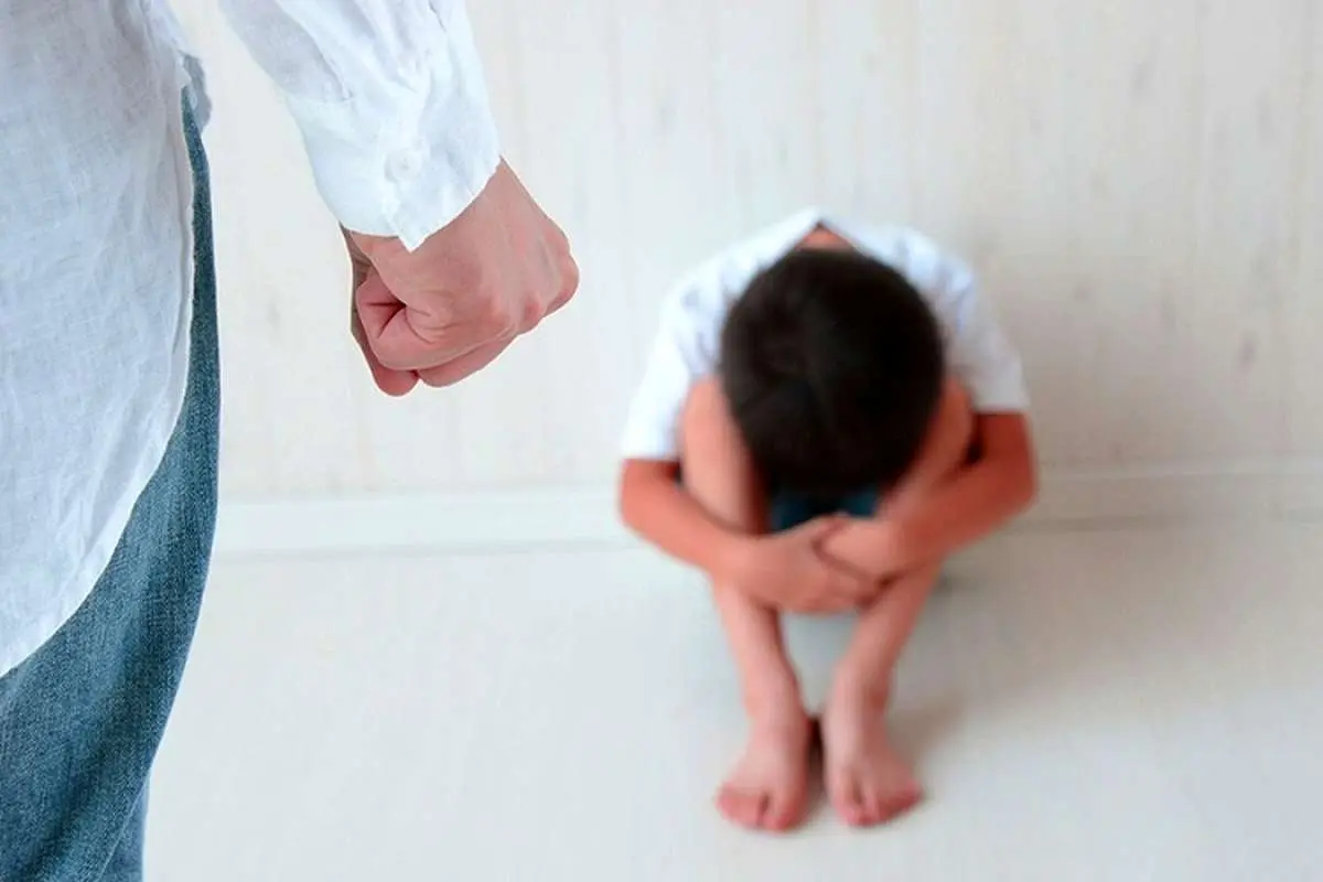 بچهها را کتک بزنیم؟