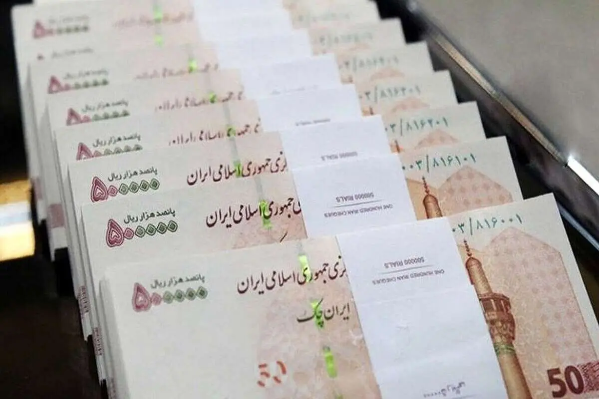 سبقت خط فقر از حداقل مزد؟ / دستمزد ۱۴۰۲ به کدام سو میرود؟
