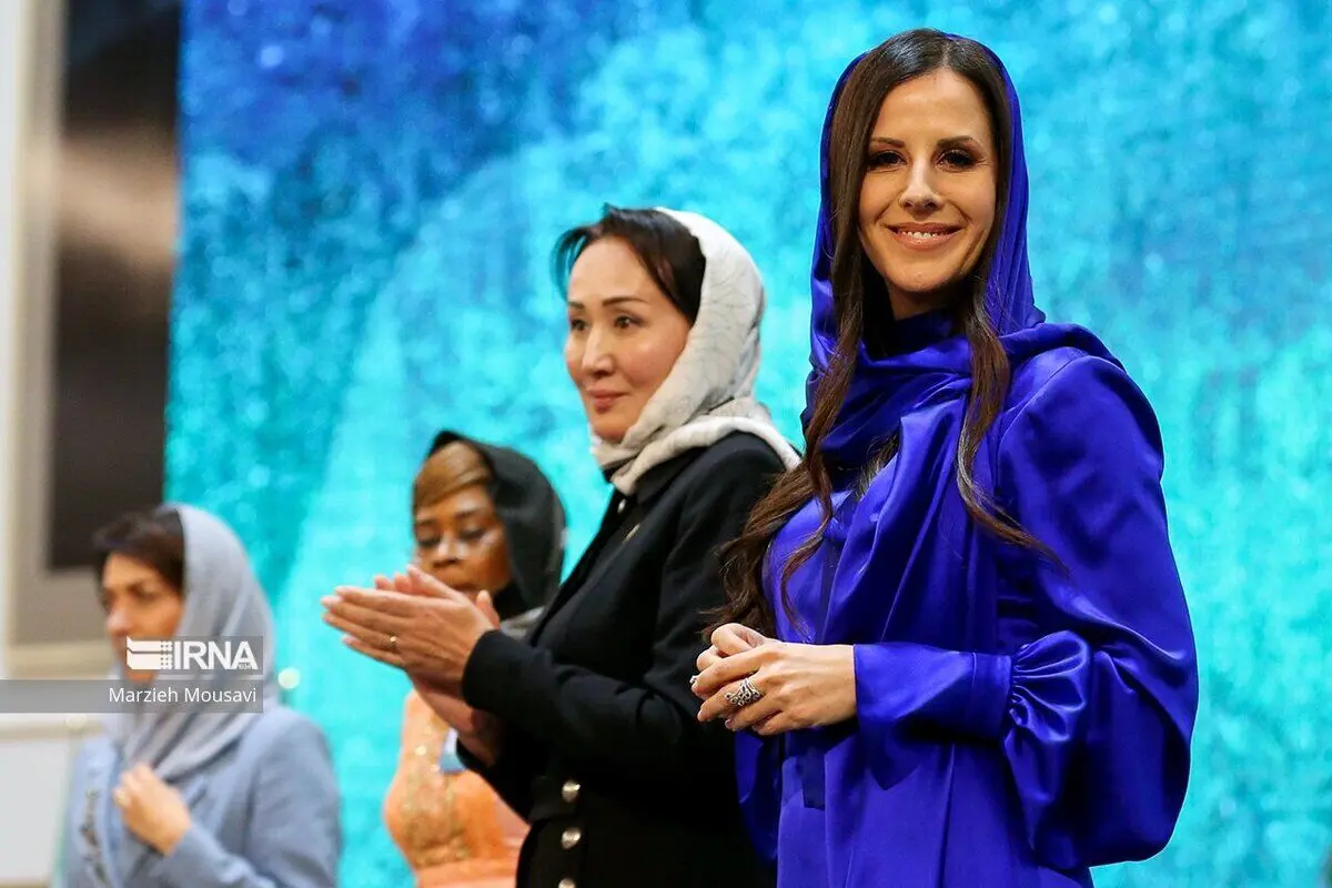 (تصاویر) حواشی کنگره بین المللی بانوان تاثیرگذار با حضور همسر رئیسی