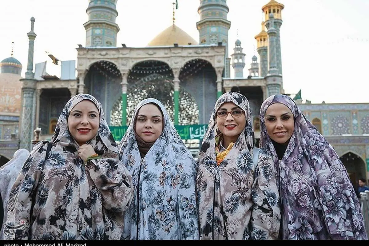 (تصاویر) زنان خارجی در قم چادری شدند