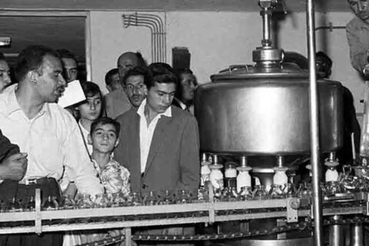 شادآباد چگونه شادآباد شد؟/ خاطره تصویر سر گاو روی شیشه شیر