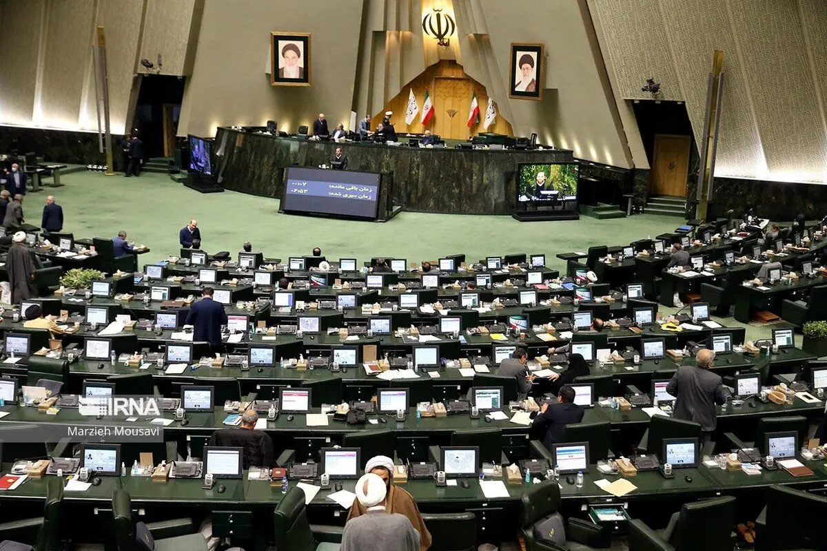 دلخوش: «مجازات اظهارنظر افراد مشهور» در دستور کار کمیسیون قضایی نیست