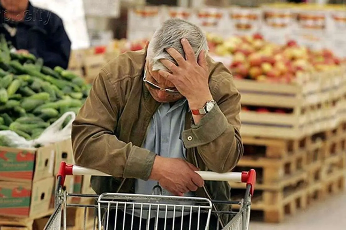 (کاریکاتور) بازنشسته با ۵ میلیون و ۵۰۰ هزار تومان حقوق چطور زندگی کند؟