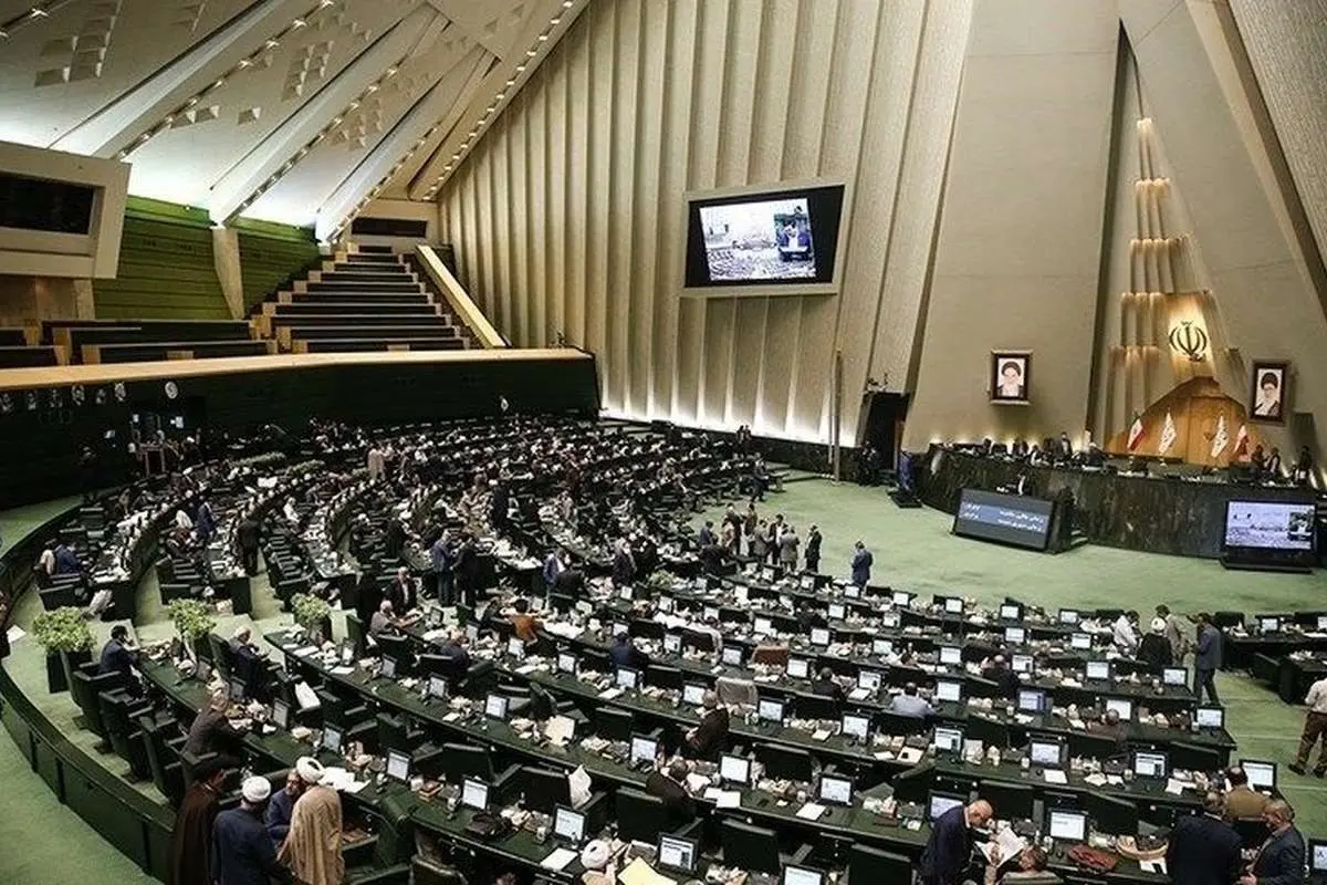 این نمایندگان آزادی بیان را تعطیل می‌کنند؟