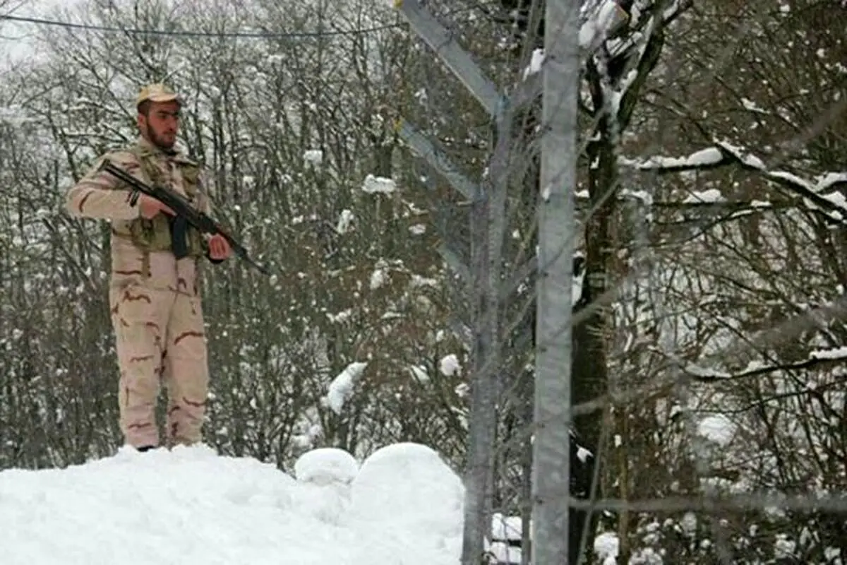 (ویدئو) شرایط سخت مرزبانان در دمای استخوان سوز منفی۴۰ درجه