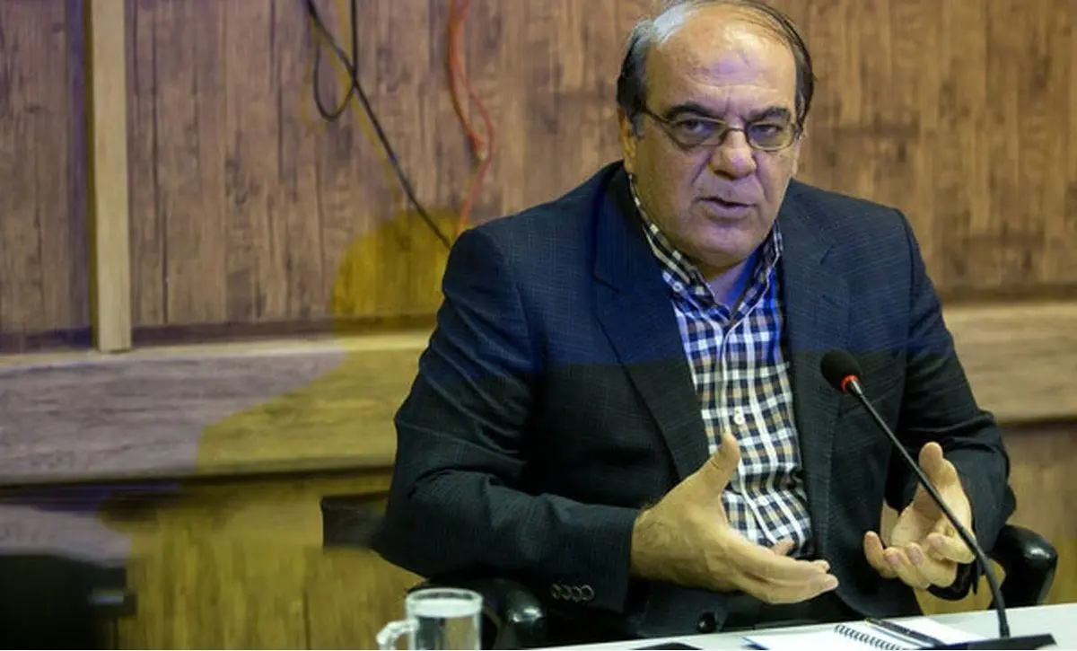 عباس عبدی: اعتراضات ریشه در داخل کشور دارد