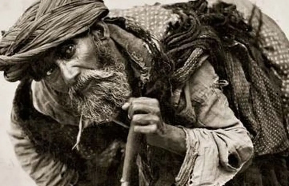 گدا گیری در تهران/ جست و خیز پاسبان ها برای گرفتن یک گدای خردسال