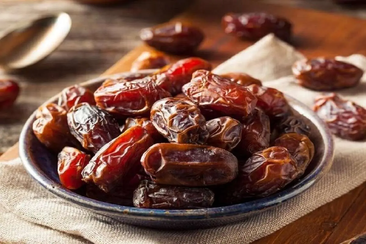 مضرات مصرف زیاد خرما چیست؟