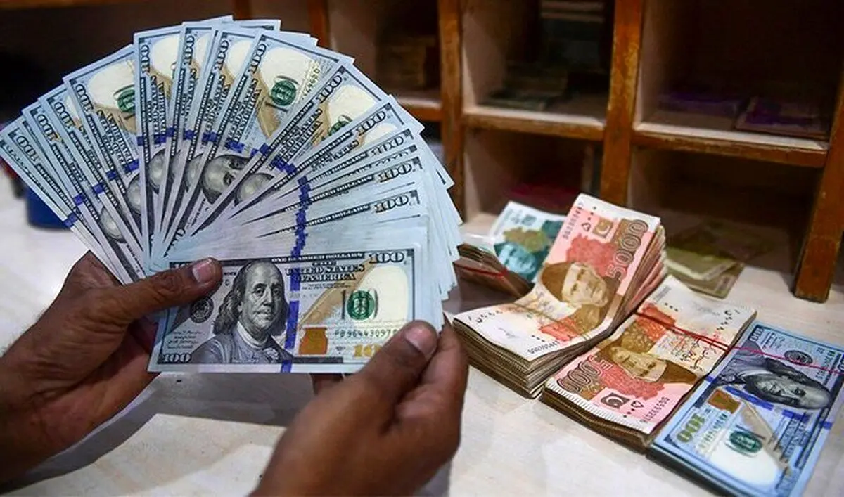 وضعیت بحرانی پاکستان پس از قاچاق روزانه دلار به افغانستان