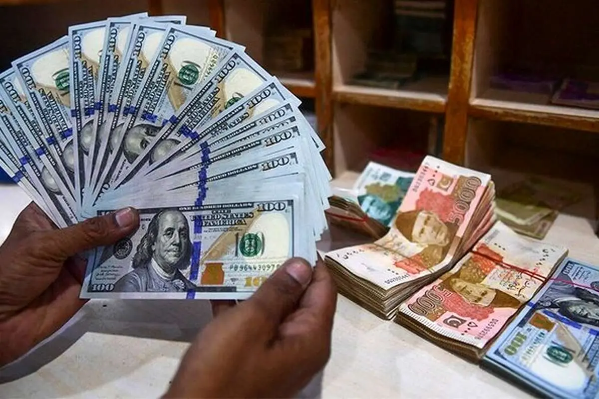 وضعیت بحرانی پاکستان پس از قاچاق روزانه دلار به افغانستان
