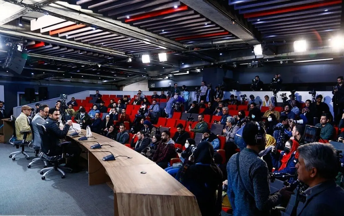 (تصاویر) یک نشست جنجال‌ساز بدون بازیگران و عوامل!