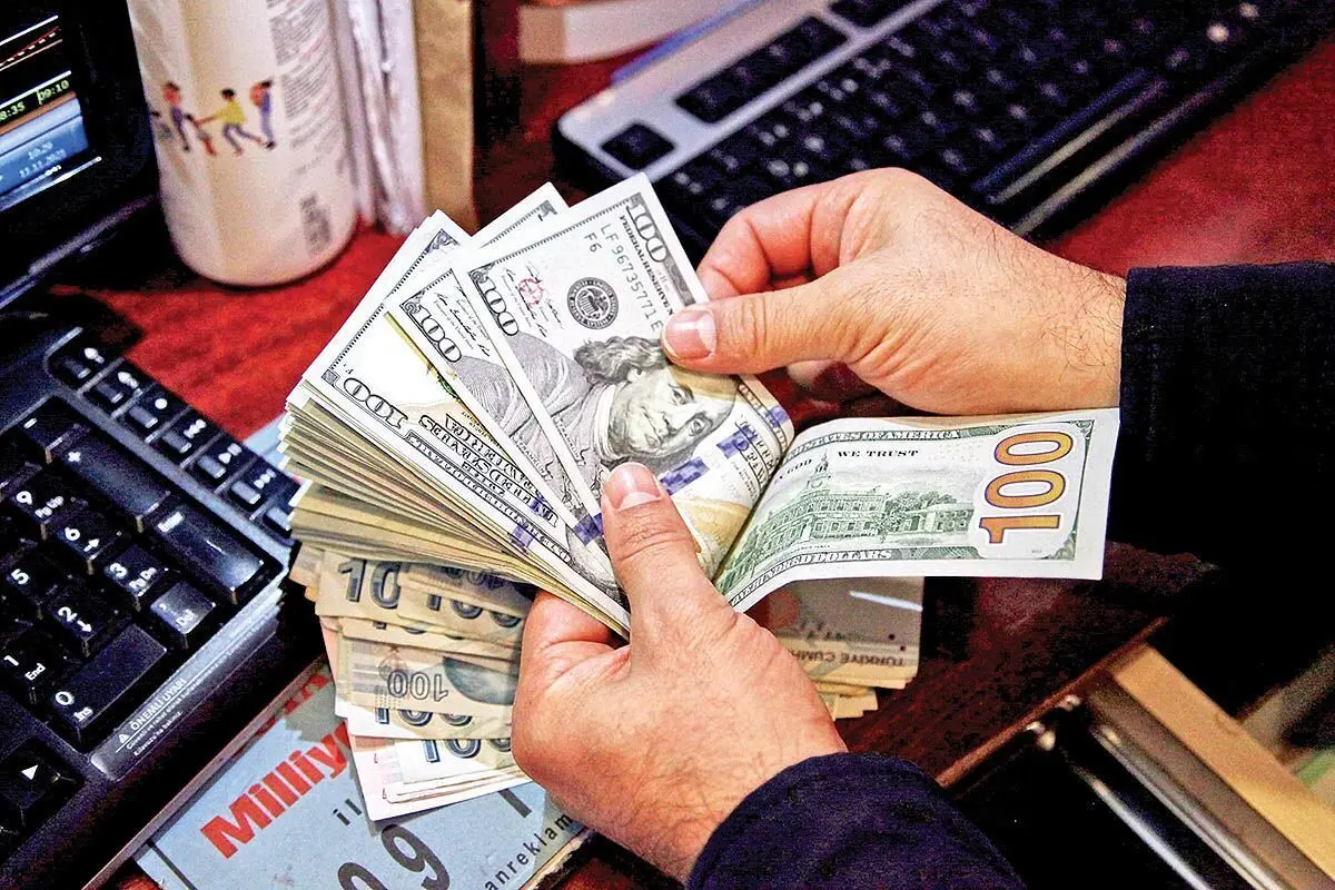 افت دلار با تقویت عرضه