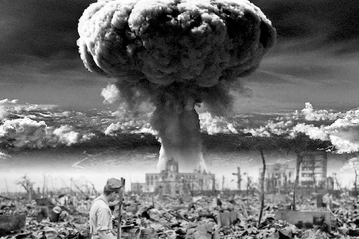 (عکس) سایه ترسناک به جا مانده از انفجار اتمی هیروشیما