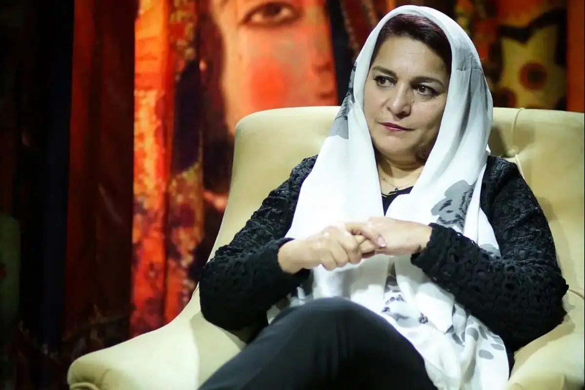 حمله روزنامه دولت به تهمینه میلانی: او خیلی ناشی است