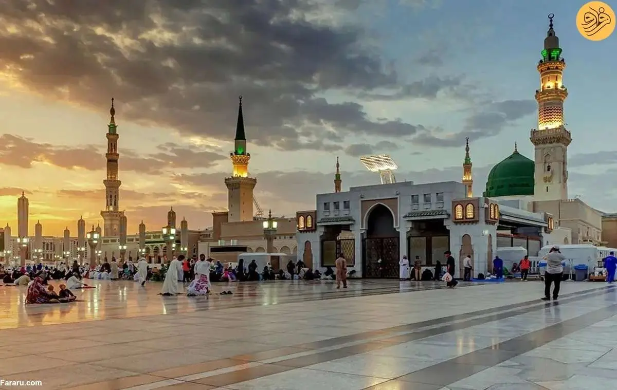 (ویدئو) جنجال حضور دو زن با لباس نامناسب در مسجد النبی