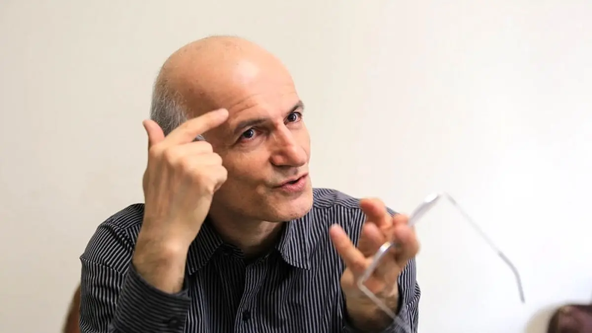 فراستخواه: امکان ندارد کشور به قبل از شهریور ۱۴۰۱ بازگردد