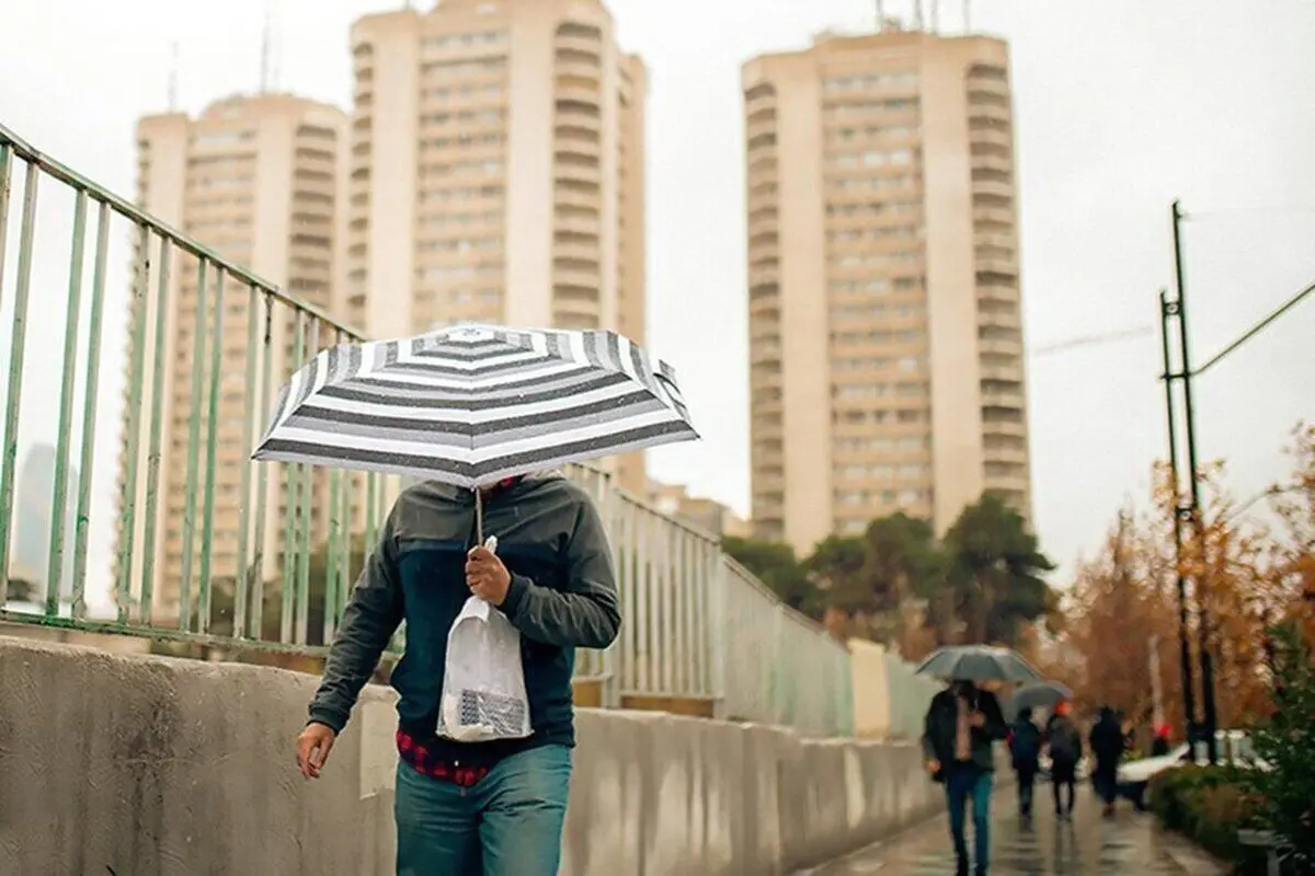 بارش برف و باران در تهران/ خطر ریزش بهمن و کولاک برف در ارتفاعات