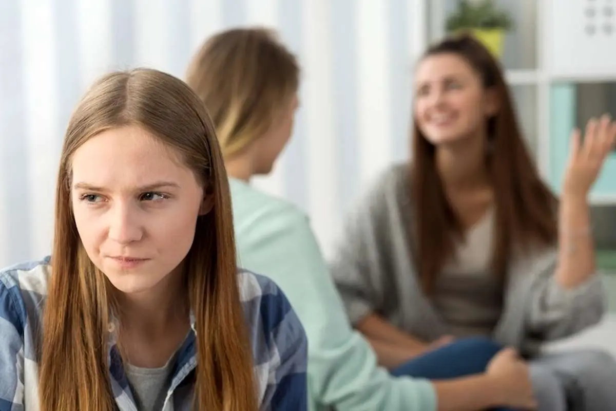وقتی به کسی حسودیمان می‌شود، چه کار بکنیم؟