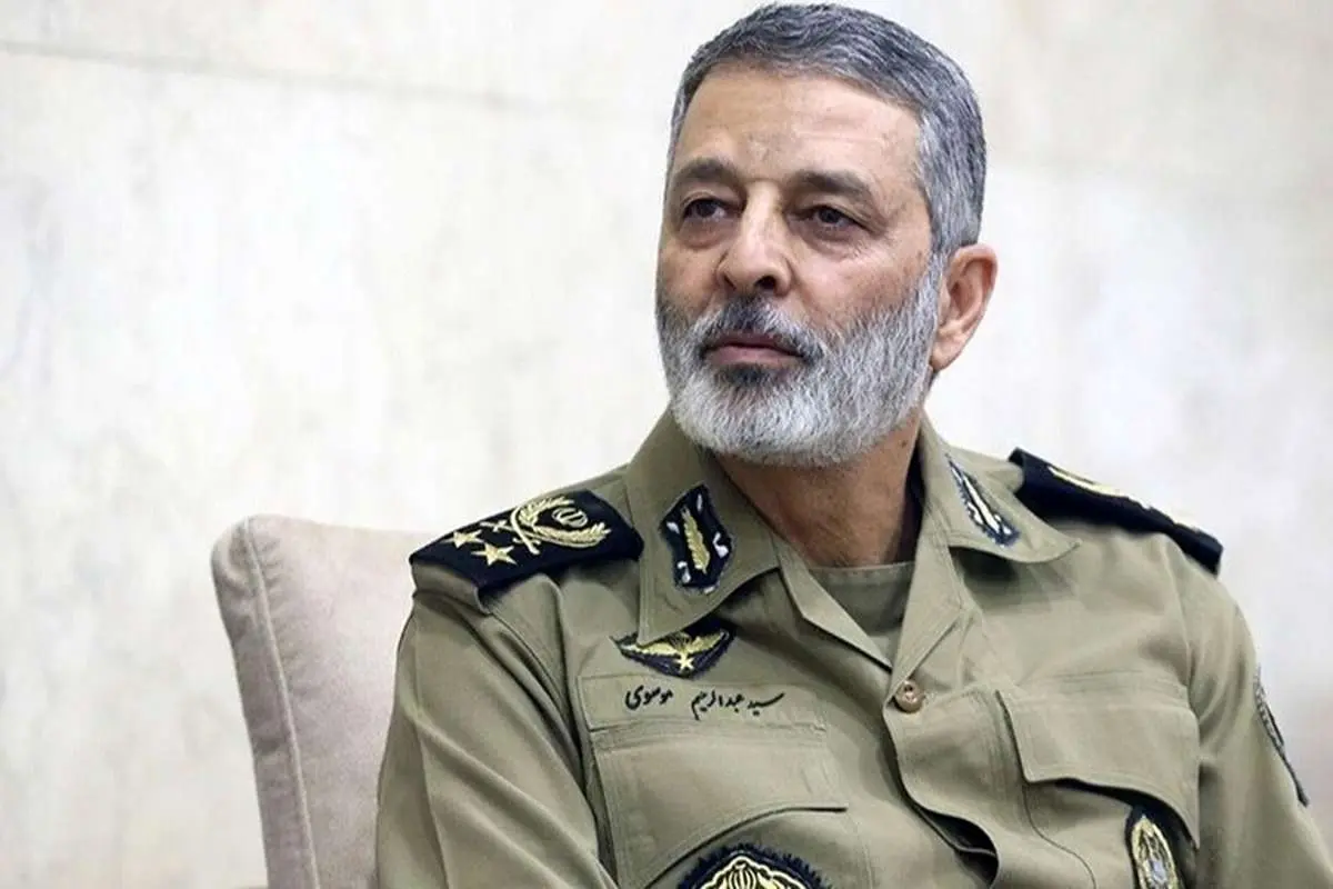 رهبری و شخص «حضرت آقا» در رأس «خطوط قرمز» ما هستند