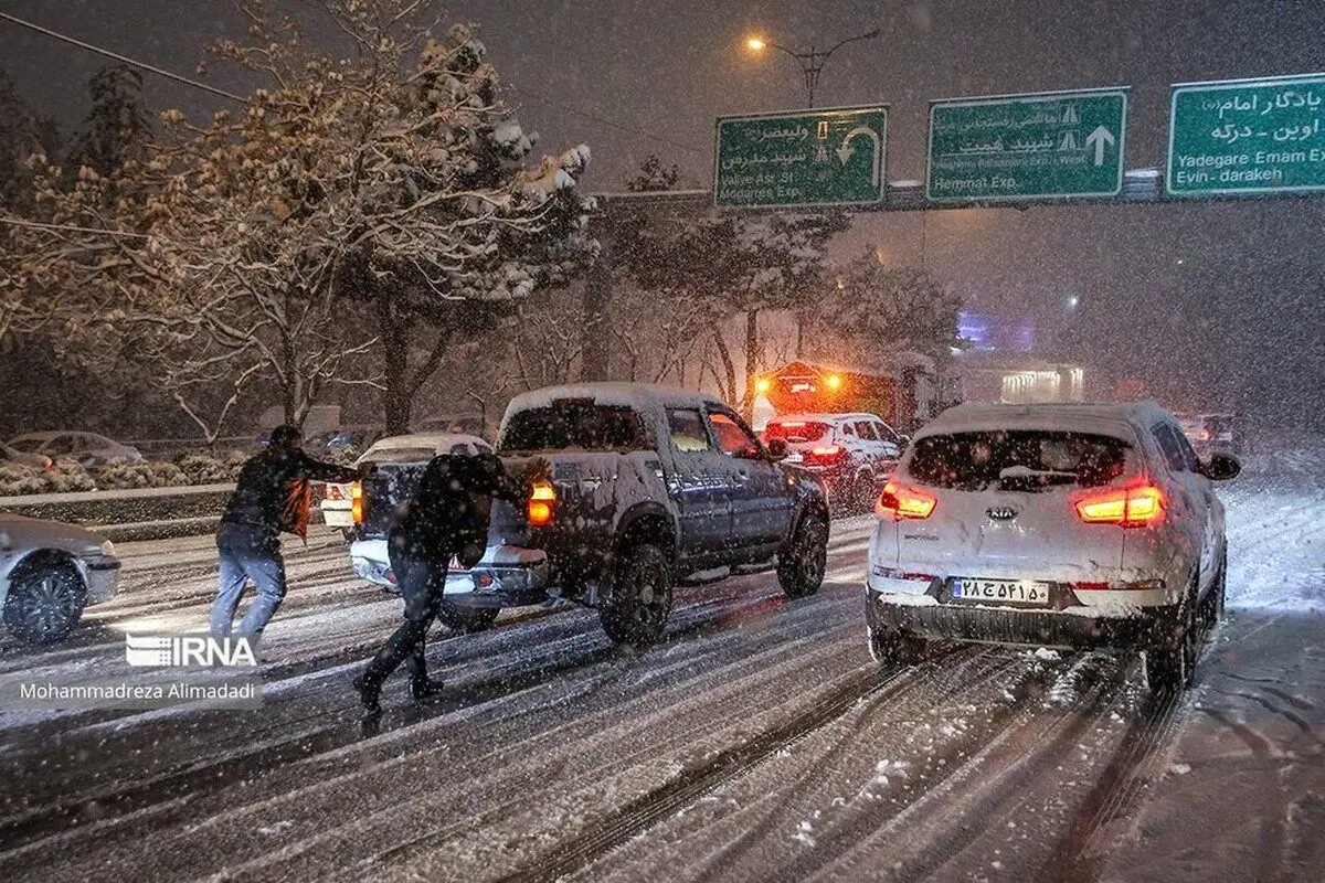 بهمن ابهامات در برف تهران