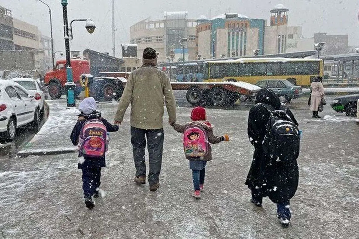 فردا مدارس تهران دیرتر باز میشود/ تعطیلی مدارس چهار شهر استان تهران