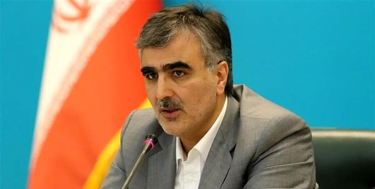 فرزین: جریانی در بازار ارز قیمت‌سازی می‌کند/ قیمت‌هایی که اعلام می‌کنند واقعی نیست