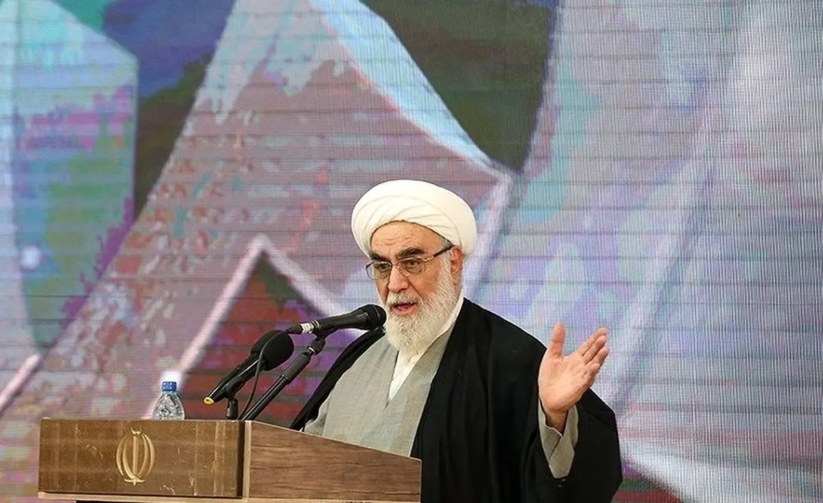 محمدی‌گلپایگانی: خطر فضای مجازی کشور را تهدید می‌کند