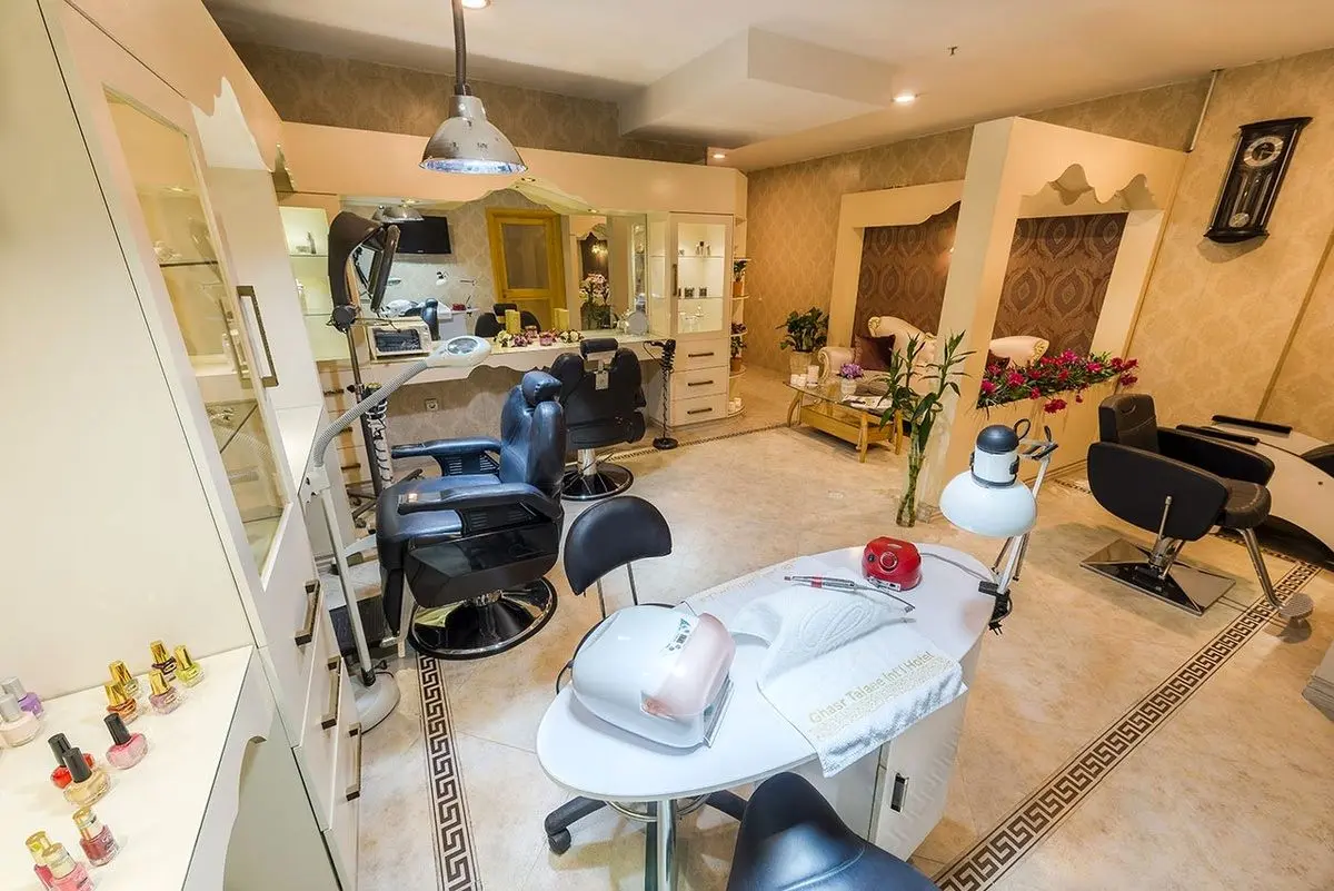 آرایشگر‌ها اجازه ارائه خدمات پزشکی را ندارند