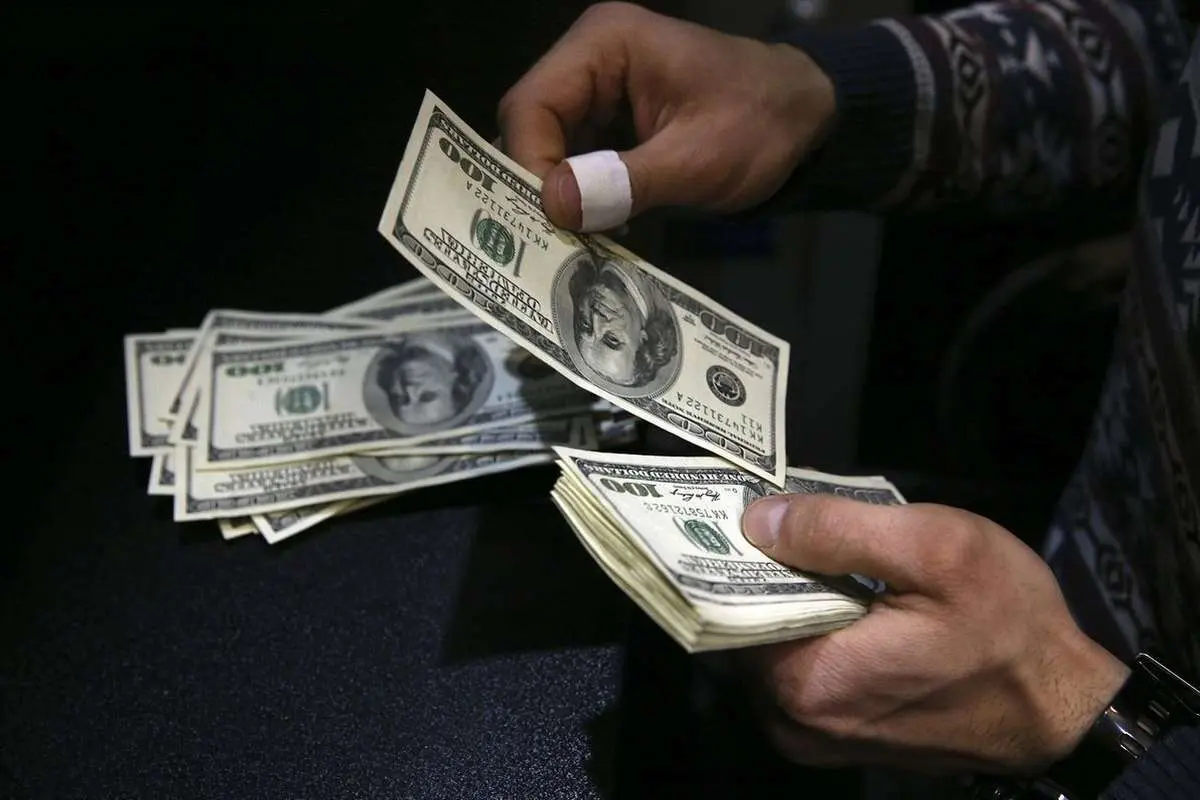 بازگشت «صف» و «ثبتنام» برای خرید اسکناسدلار