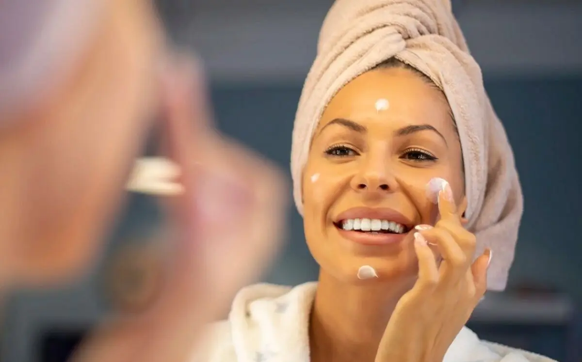 چطور صورتمان را سفید کنیم؟ روش‌های طبیعی برای روشن کردن پوست صورت