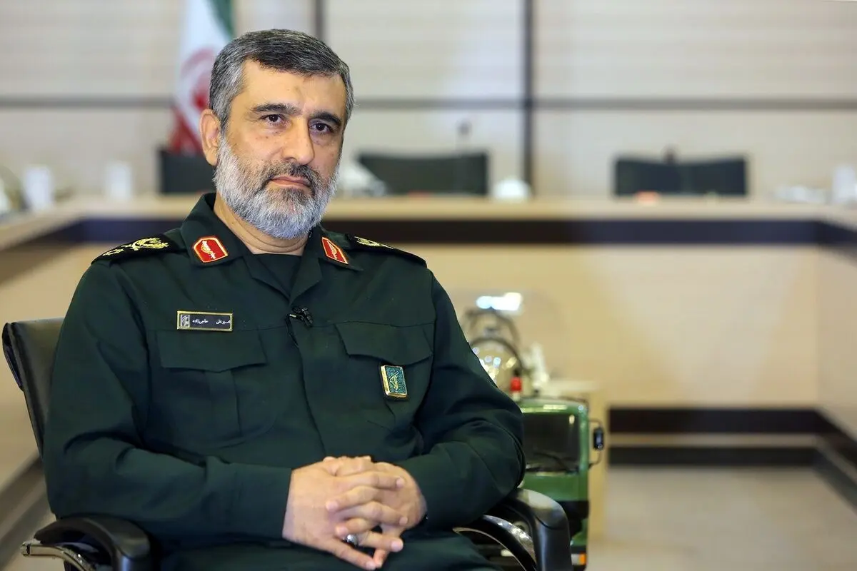 سردار حاجی‌زاده: حل مشکلات اقتصادی راحت‌تر از مسائل نظامی است