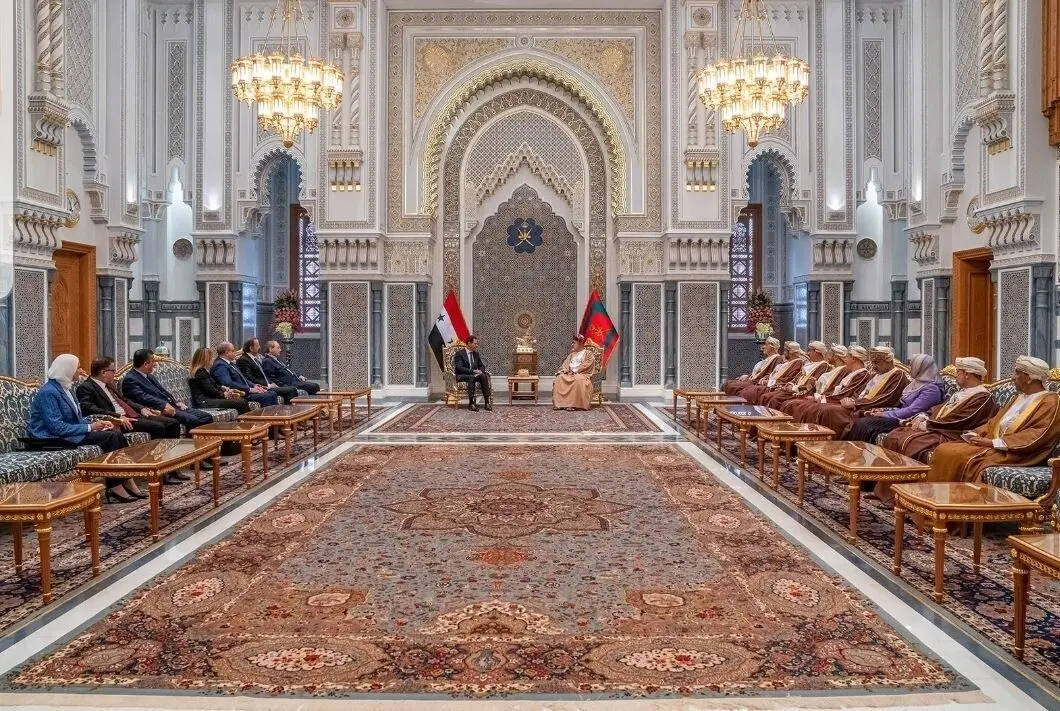 (تصویر) کاخ پادشاه عمان با تزئینات ایرانی