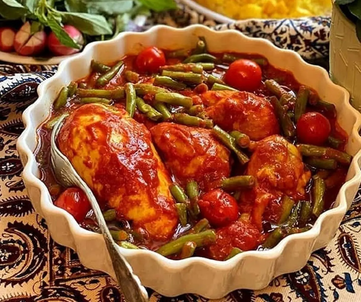 طرز تهیه خورش لوبیا سبز با مرغ؛ شیک و مجلسی