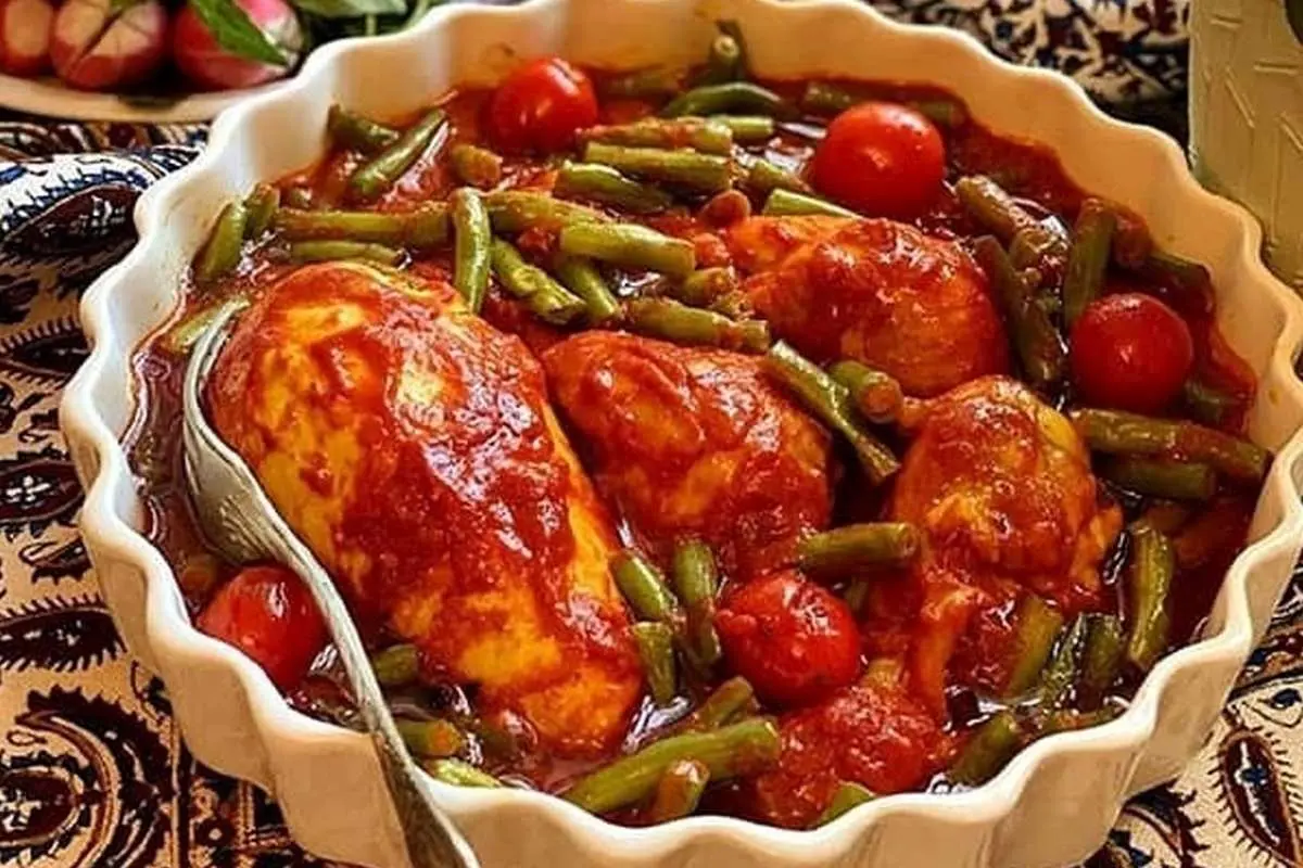 طرز تهیه خورش لوبیا سبز با مرغ؛ شیک و مجلسی