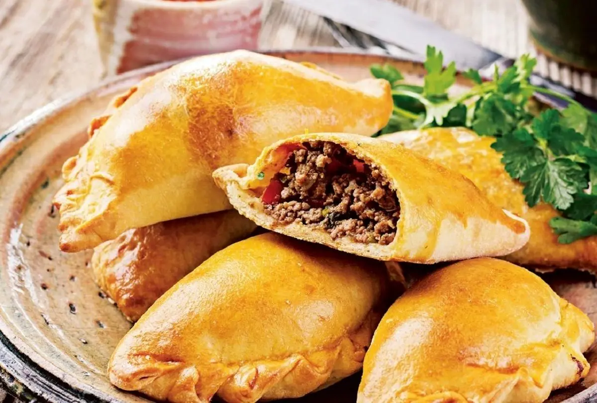 طرز تهیه پیراشکی گوشت؛ خیلی راحت و فوری
