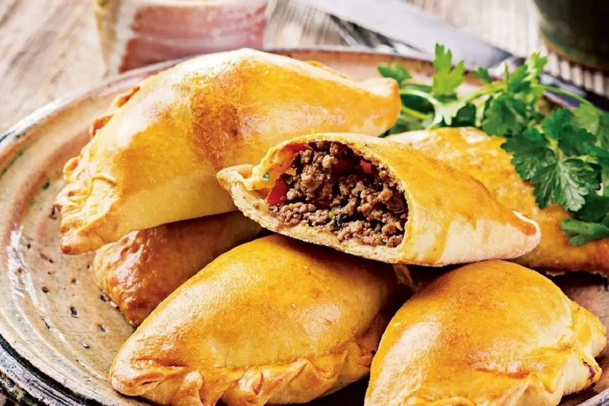 طرز تهیه پیراشکی گوشت؛ خیلی راحت و فوری