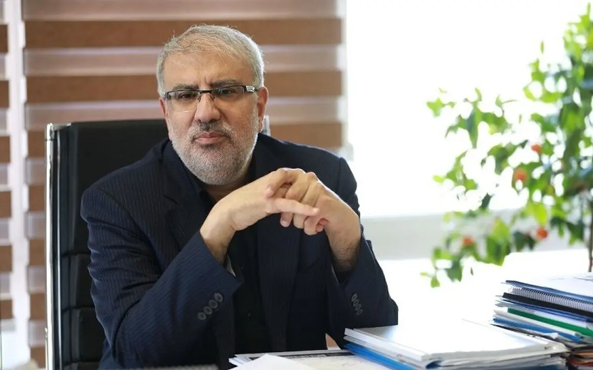 همه ارز هلدینگ‌های پتروشیمی و پالایشگاهی در مرکز مبادله عرضه می‌شود