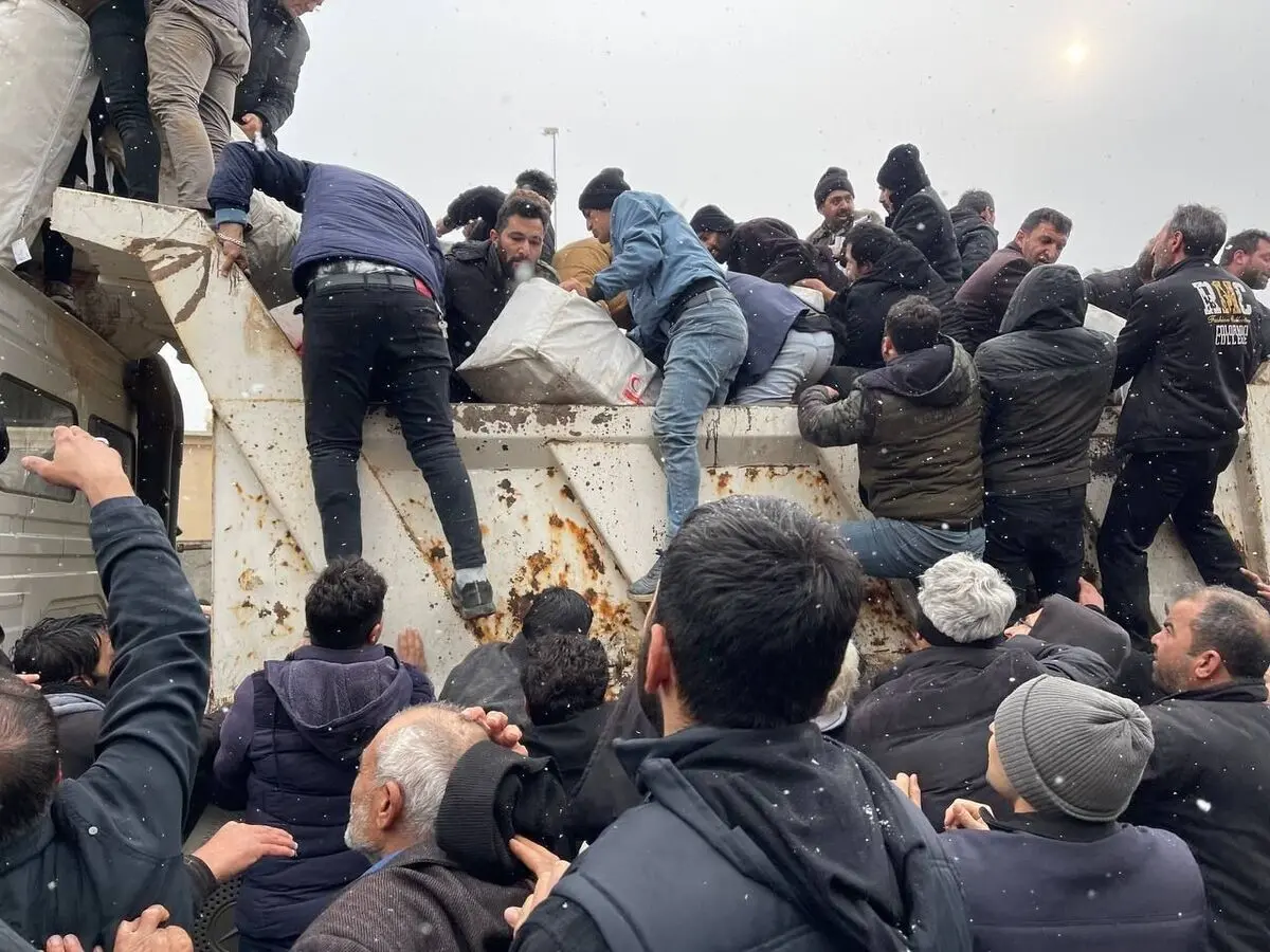 پرداخت سه برابر مستمری به زلزله‌زدگان خوی