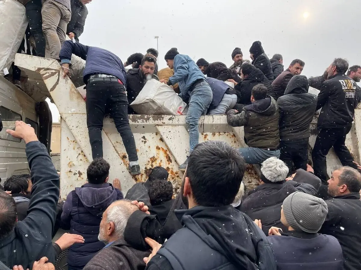 پرداخت سه برابر مستمری به زلزله‌زدگان خوی