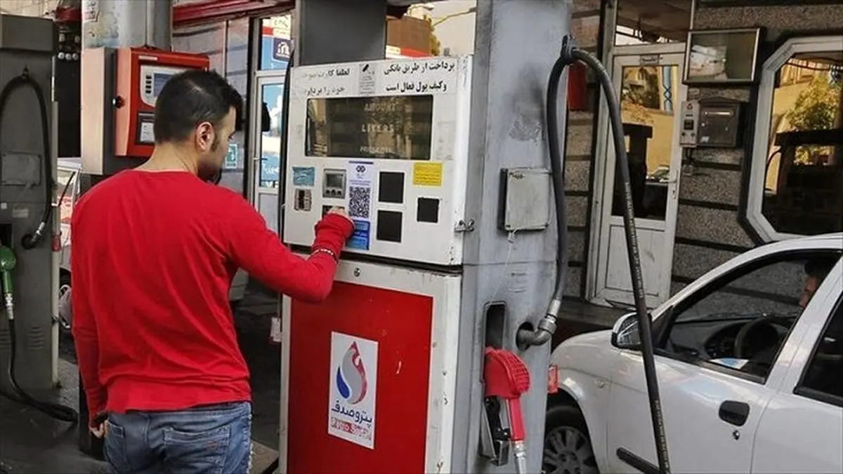 سوختگیری در جایگاه‌ها فقط با کارت شخصی صورت می‌گیرد/ اختصاص ۱۵ لیتر سهمیه بنزین به خانواده‌های فاقد خودرو