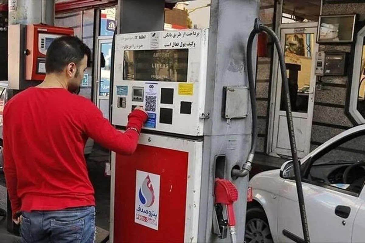 سوختگیری در جایگاهها فقط با کارت شخصی صورت میگیرد/ اختصاص ۱۵ لیتر سهمیه بنزین به خانوادههای فاقد خودرو