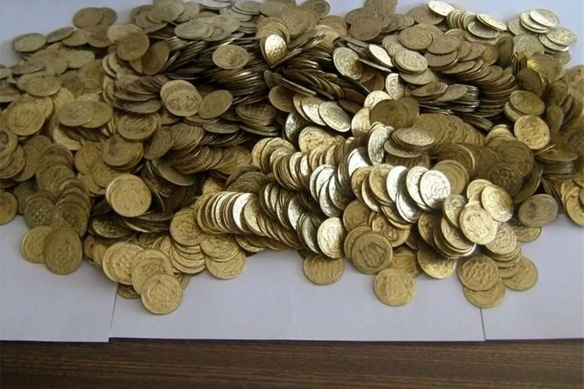 کشف سکههای تاریخی اصلی و جعلی در ورامین