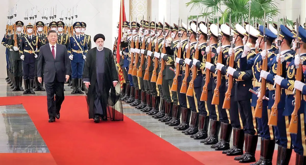 انتقاد روزنامه «جمهوری اسلامی» از سفر رئیسی به چین/ پکن «وعده سر خرمن» داد