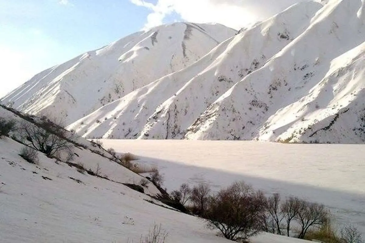 (عکس) این دریاچه زیبای ایران پس از ۶ سال دوباره یخ زد