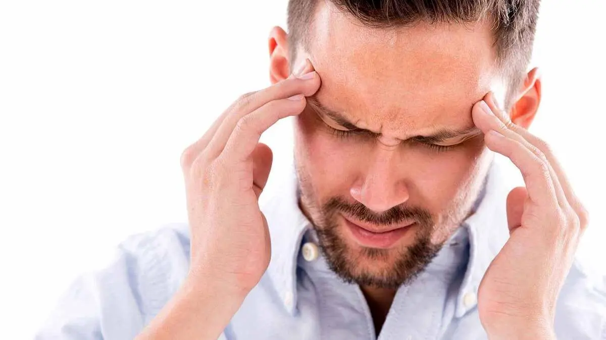 علائم سردرد‌های ناشی از کافئین چگونه است؟