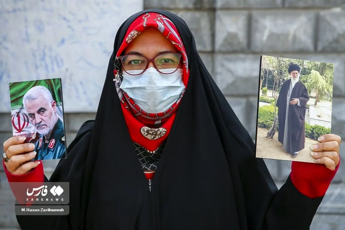 (تصاویر) تجمع بانوان مقابل مجلس در اعتراض به وضعیت حجاب