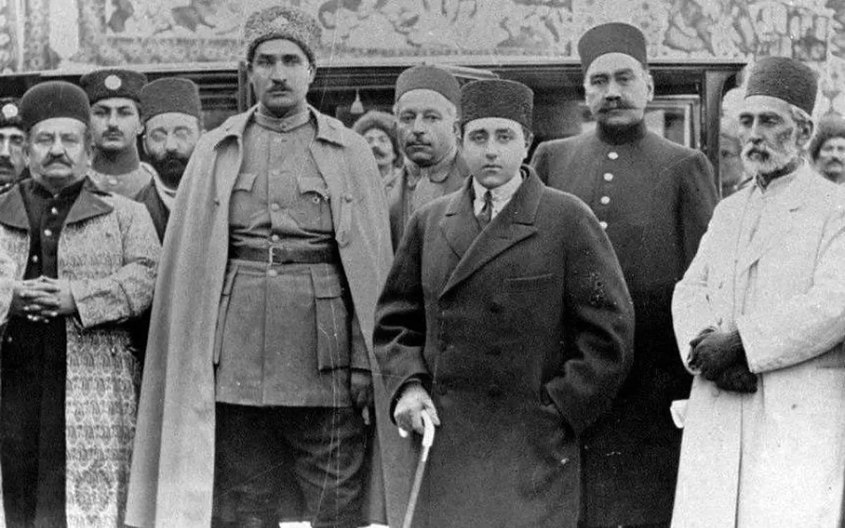 اولین و آخرین «پادشاه مشروطه» ایران/ چرا مردم به آغوش «استبداد» گریختند؟