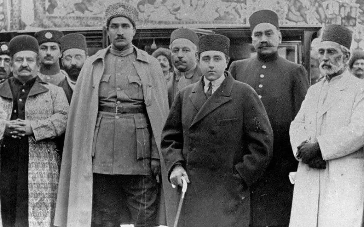 اولین و آخرین «پادشاه مشروطه» ایران/ چرا مردم به آغوش «استبداد» گریختند؟