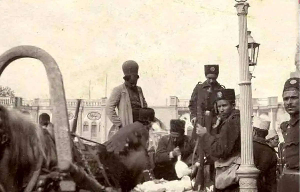 (عکس) درشکه حمل پول در دوران قدیم